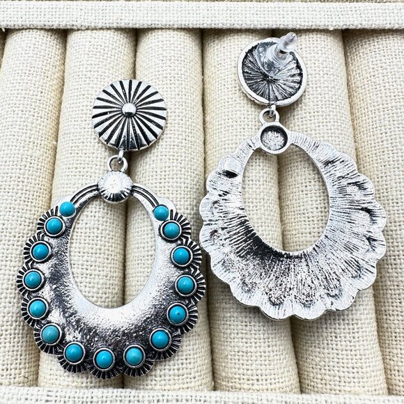 Western Style Silver Tone Chandelier Pierced Earrings Blue Faux Turquoise 2.5" - Picture 5 of 5